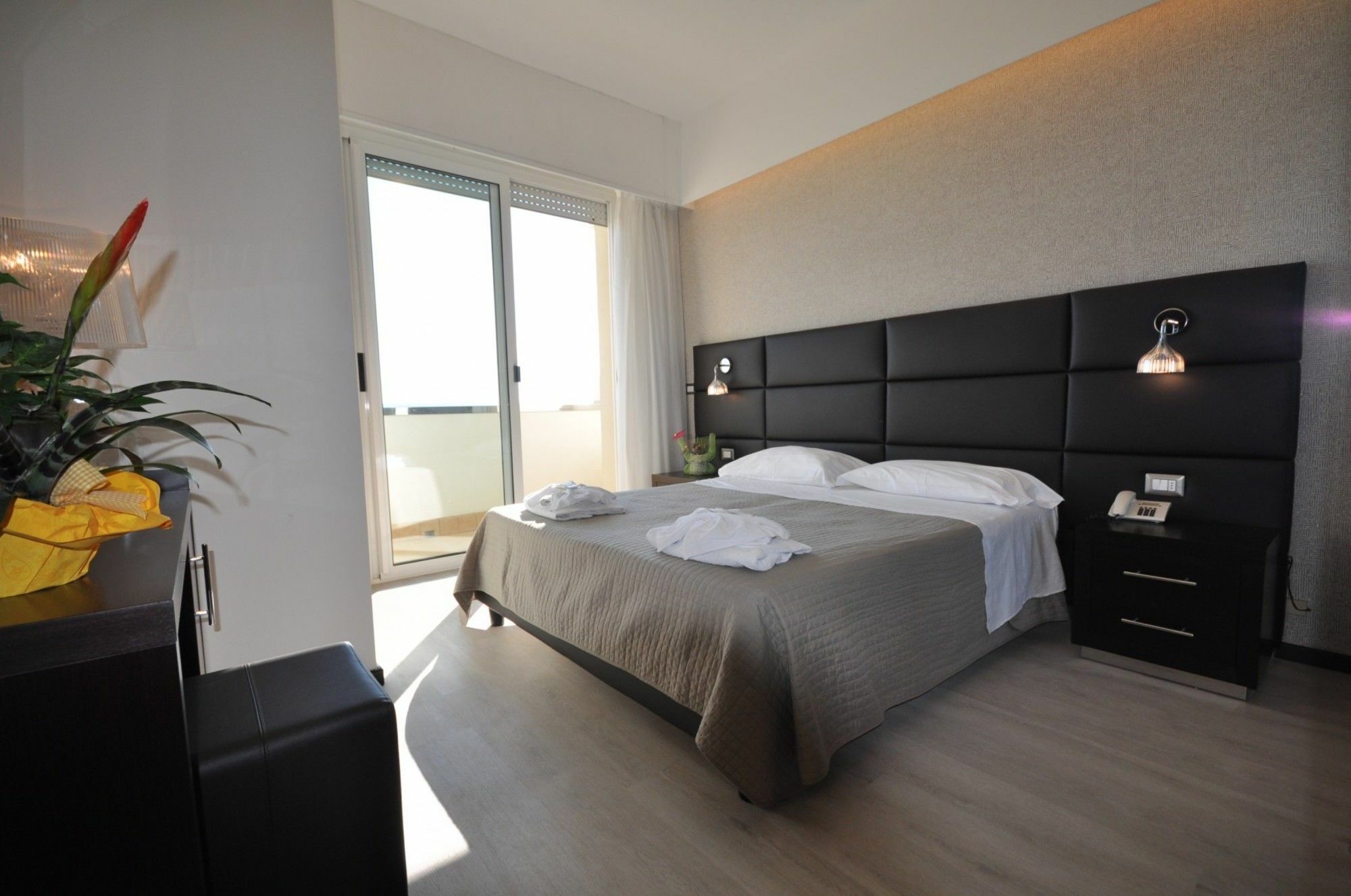 Hotel Adriatic&Beauty Rimini Exteriör bild